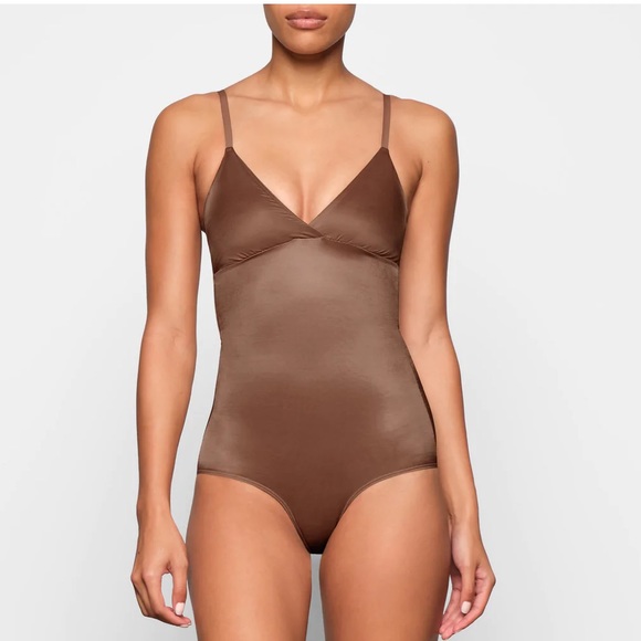 NWOT SKIMS Barely there Bodysuit Brief w/ snaps - Picture 1 of 7